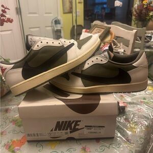 Travis Scott Medium Olives sz 14 NIB